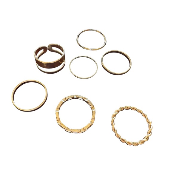 7 Piece Set Stackable Gold Rings - Picture 6 of 7
